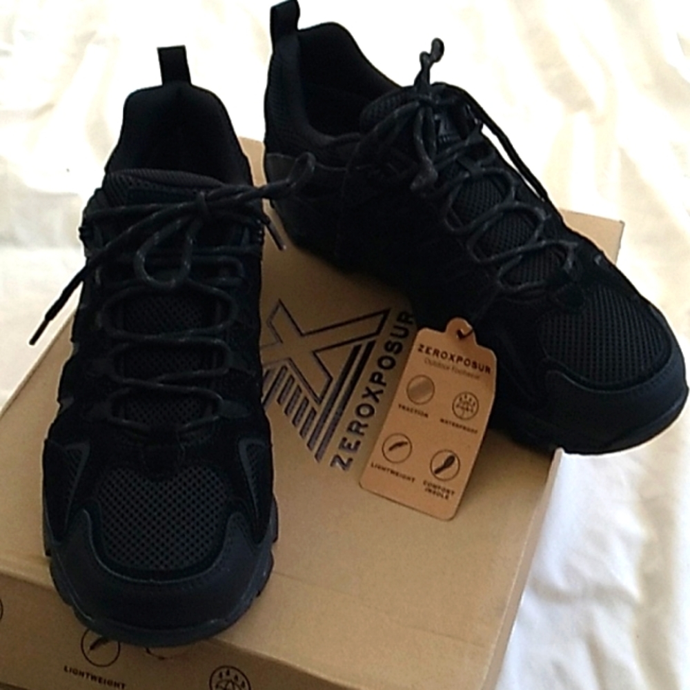 NIB Men's Zeroxposur black waterproof lightweight hiking shoes size 9.5